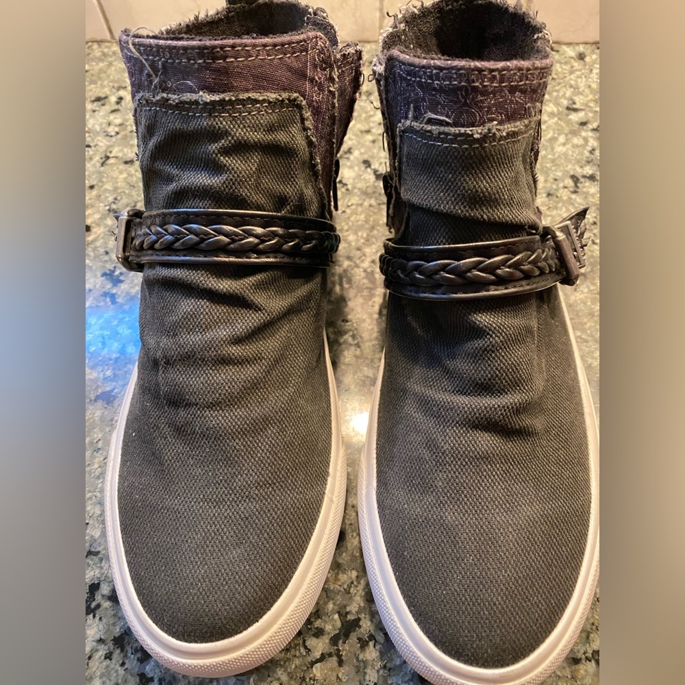 NWOT BLOW FISH BOOTIES 6-1/2   GREY CANVAS